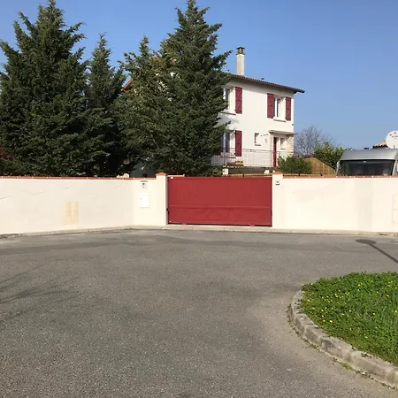 Villa La Libellule 160 m2 avec 5 Chambres 2 Sdb 2 Wc Grand Jardin et Parking Privé-3